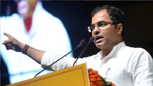 ಕೇಜ್ರೀವಾಲ್ ಓರ್ವ ನಕ್ಸಲ್, ಉಗ್ರಗಾಮಿ: ಬಿಜೆಪಿ ಸಂಸದ